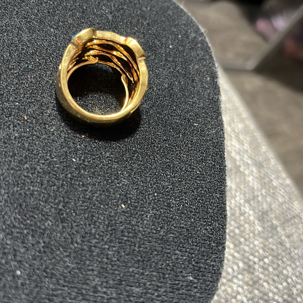 Elegant Gold and Blue Gemstone Ring - Picture 3 of 3